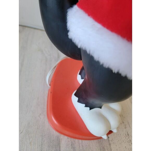 Looney Tunes Sylvester cat animated 1997 motionette Xmas Santa - Picture 11 of 16